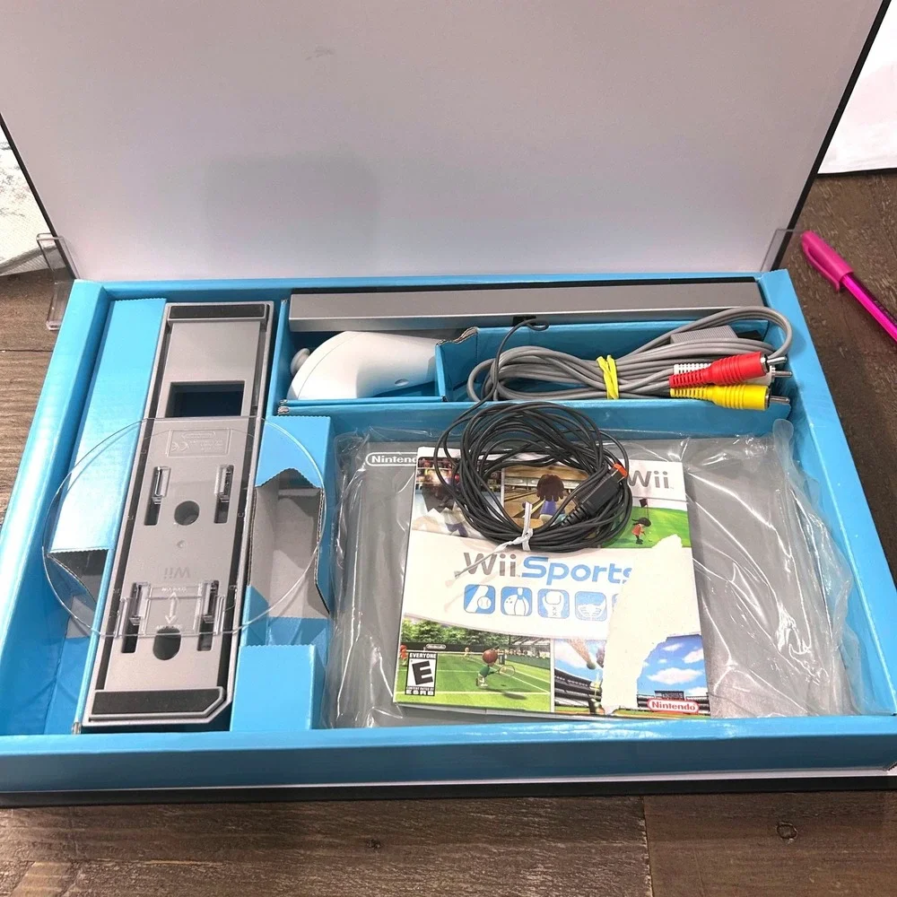 Vintage Nintendo Wii RVL-001 CIB Wii Sports Tested GameCube Compatible